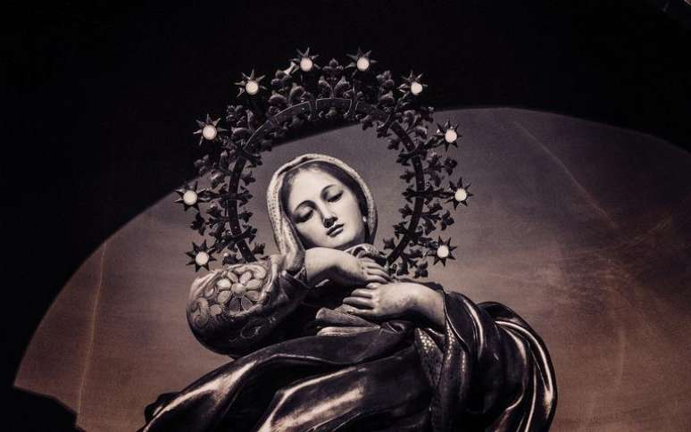 Confira as orações à Virgem Maria -