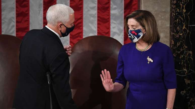 Mike Pence presidiu a sessão plenária que ratificou a eleição de Joe Biden