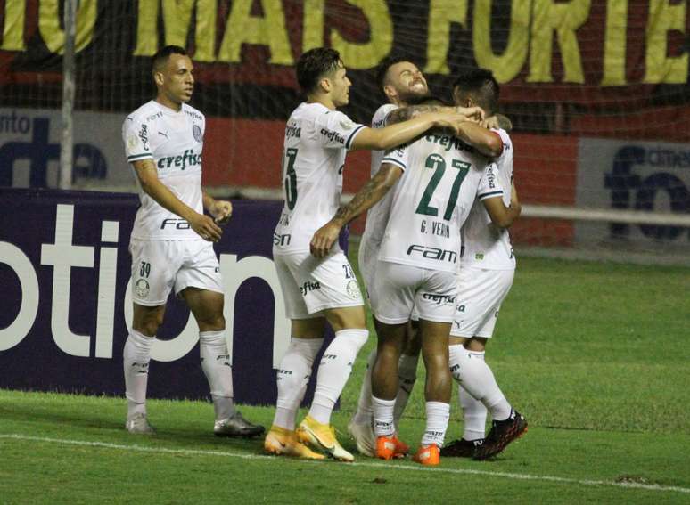 Palmeiras se aproxima dos líder São Paulo nos pontos perdidos e pode surpreender na reta final