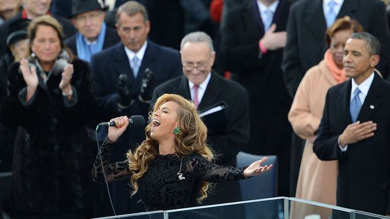 Beyoncé se apresentou nas duas posses em Obama, em 2009 e 2013