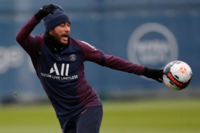 Neymar em treino do PSG nesta segunda-feira (Foto: C.Gavelle / PSG)