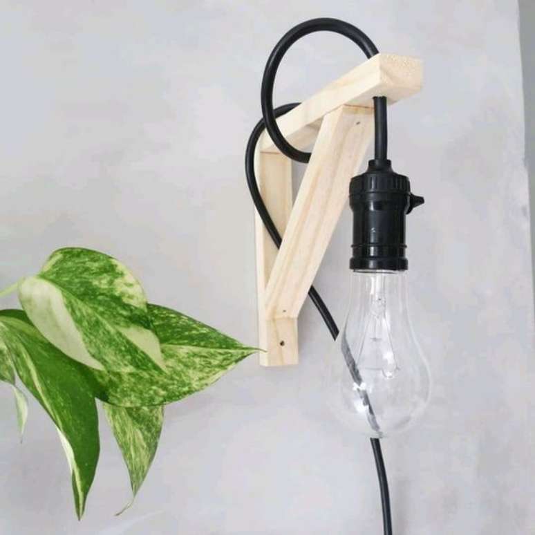 11. Arandela r&uacute;stica na &aacute;rea interna de casa &ndash; Via: Pinterest