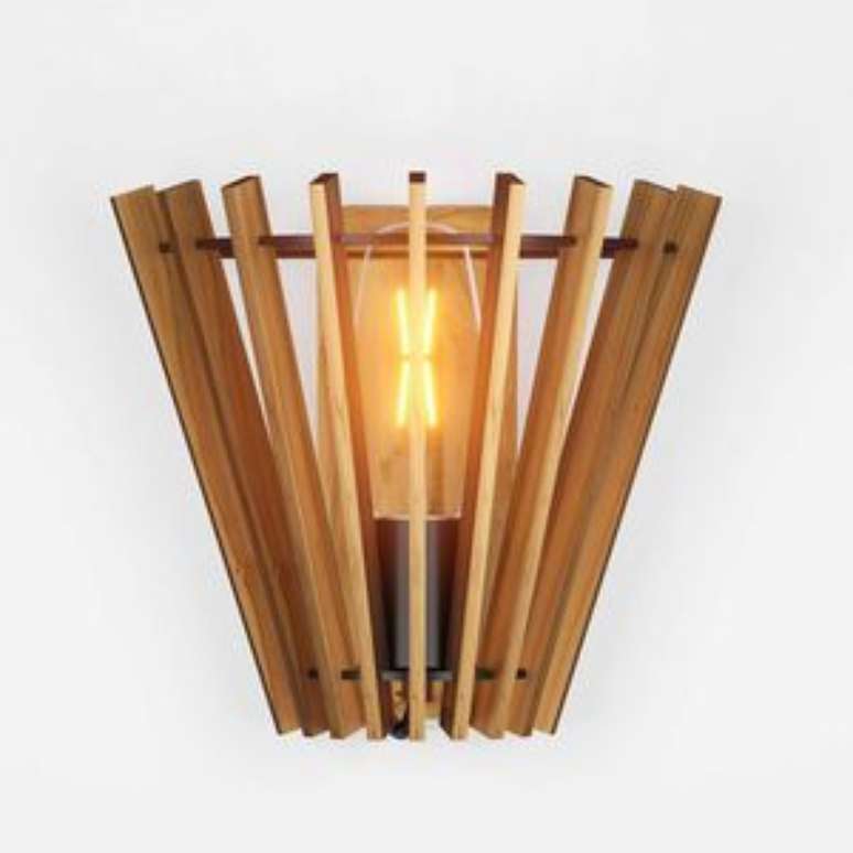 23. Arandela r&uacute;stica de madeira &ndash; Via: Revista VD