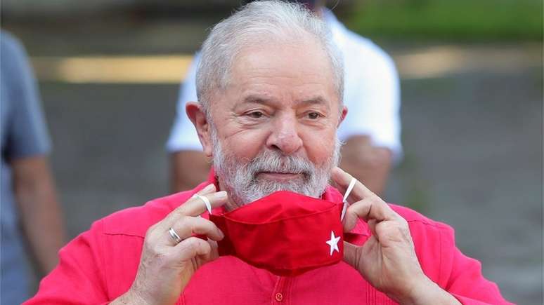 Recursos fundamentais para o futuro do ex-presidente Luiz Inácio Lula da Silva e do senador Flávio Bolsonaro aguardam decisão de Gilmar Mendes