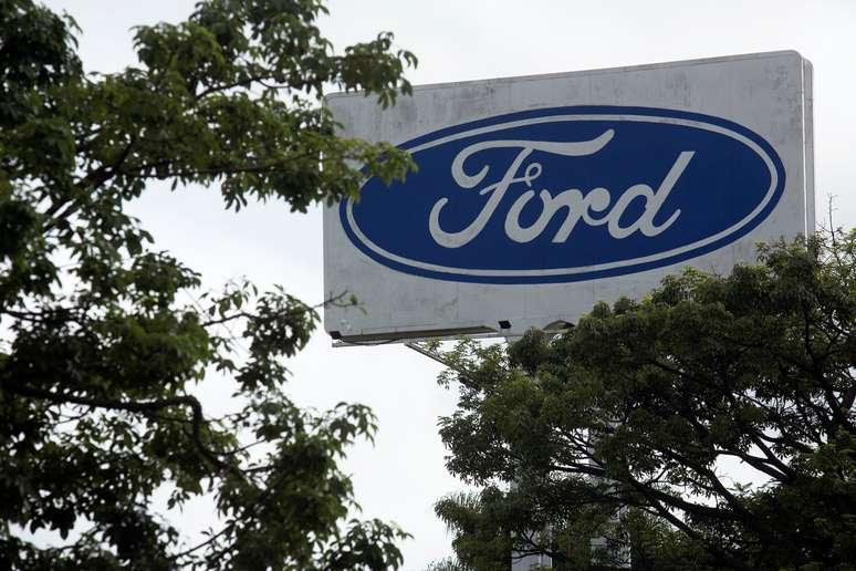 Logo da Ford em fábrica
 12/1/2021 REUTERS/Carla Carniel 