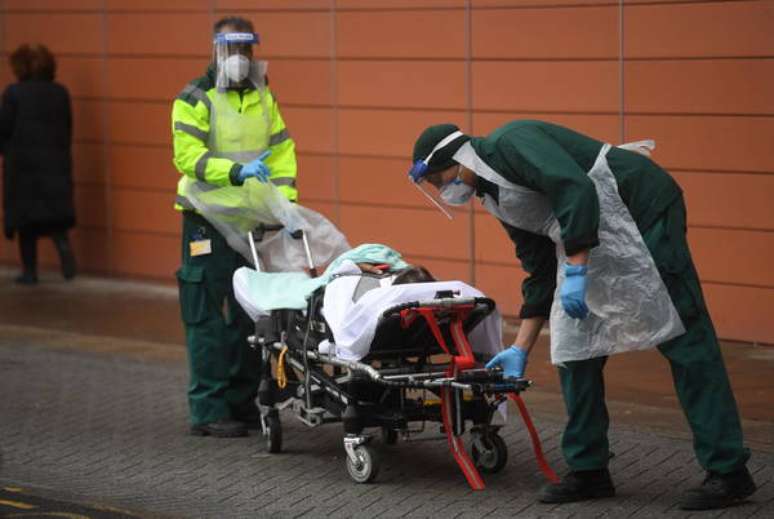 Paciente é transferido para hospital em Londres, capital do Reino Unido
