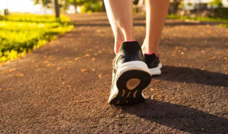 Pare de correr arrastando os pés e fuja das quedas