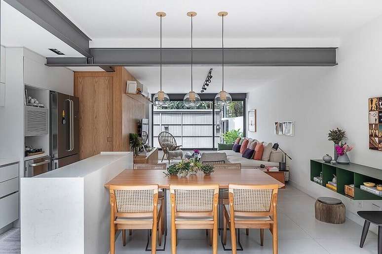 27. Casa conceito aberto planejada com decoração moderna – Foto: Casa de Valentina