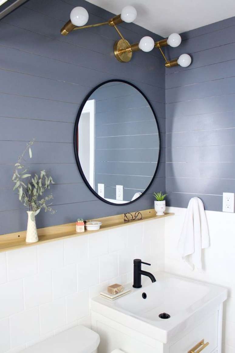 37. Decore seu banheiro com o revestimento em diferentes tons de azul – Via: Jojotastic