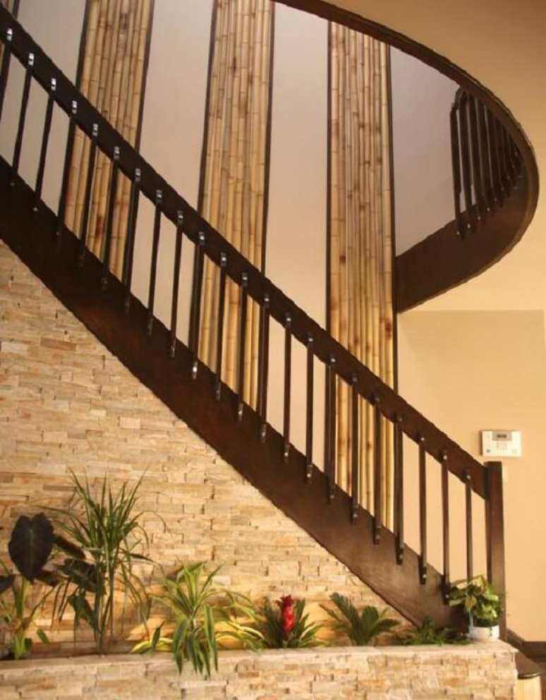 61. Decora&ccedil;&atilde;o com bambu encanta os ocupantes do espa&ccedil;o. Fonte: Pinterest