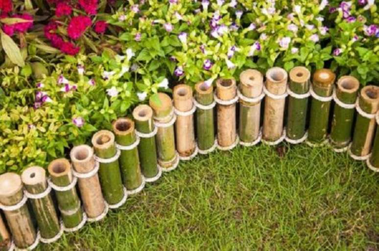 72. Mini cerca de bambu instalada no jardim. Fonte: Pinterest