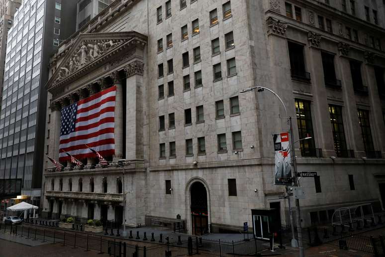 Prédio da Bolsa de Valores de Nova York. 13/04/2020. REUTERS/Andrew Kelly.

