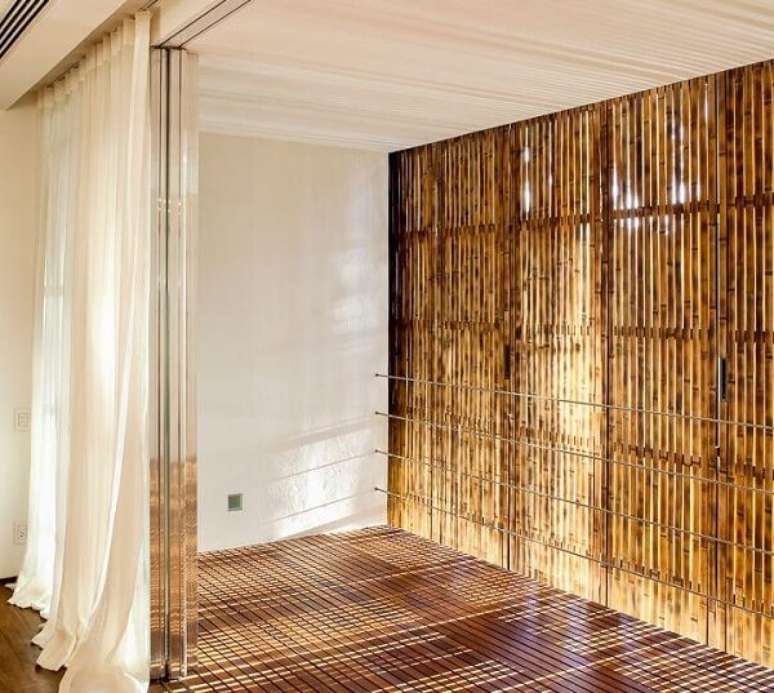 45. Cerca de bambu instalada em ambiente externo. Fonte: Pinterest