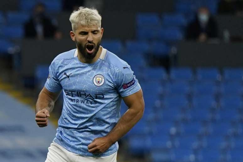 Agüero sofre com lesões na temporada e tem apenas nove jogos pelo Manchester City (Foto: TIM KEETON/POOL/AFP)