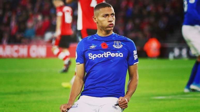 'Meu avô', comentou Richarlison em postagem do Fluminense Facebook/Everton