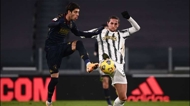 A Juventus sofreu, mas fez 3 a 2 no Genoa e está nas quartas da Coppa Itália (Foto: Marco BERTORELLO / AFP)