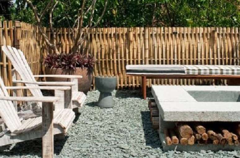 59. Ambiente externo cercado com bambu. Fonte: Pinterest