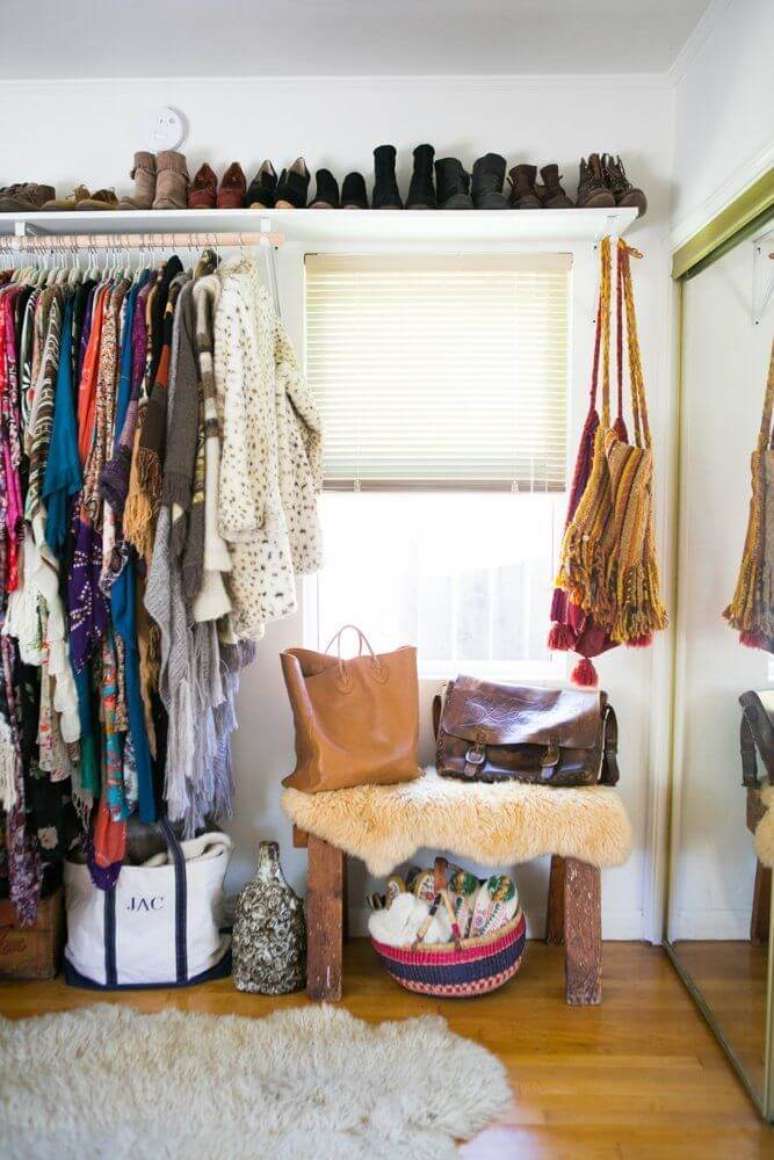 23. Aprenda como fazer um closet barato e simples – Via: Pinterest