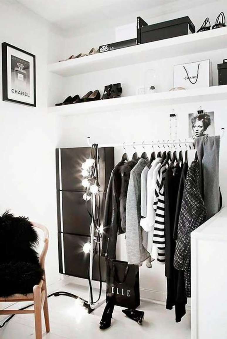 49. O closet branco é a melhor opção – Via: Steal the look