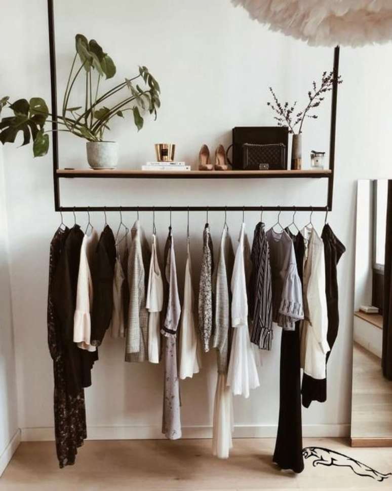 56. Um closet simples pode transformar sua decoração – Via: Pinterest