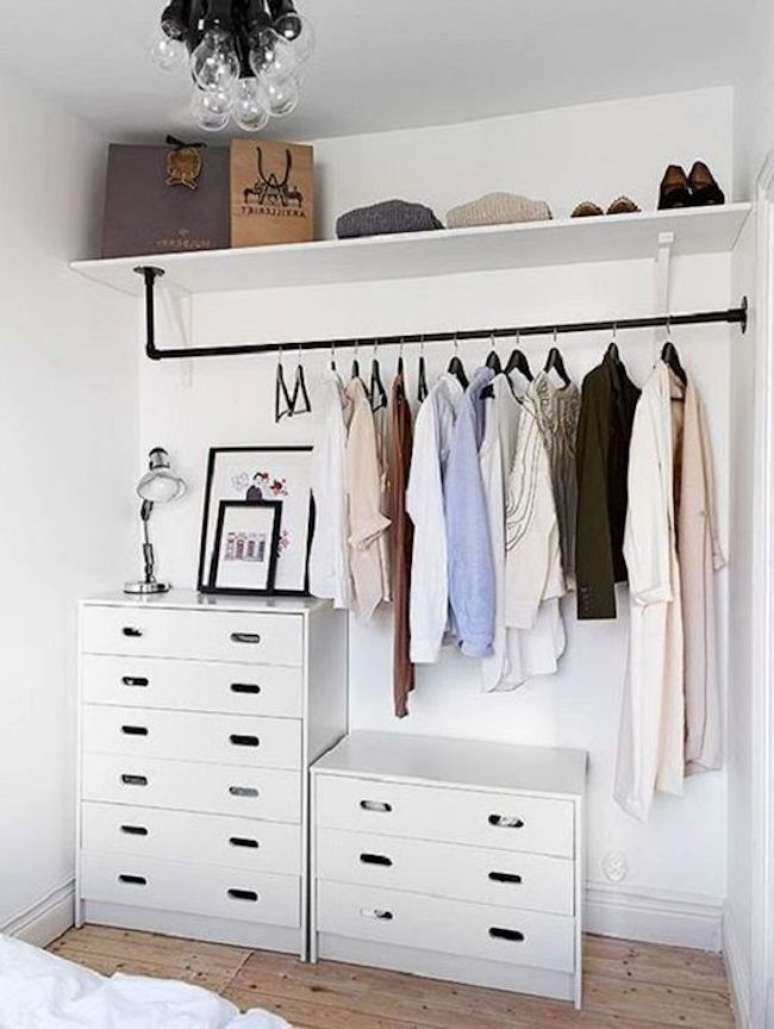 58. Use cômodas para complementar seu closet – Via: Pinterest