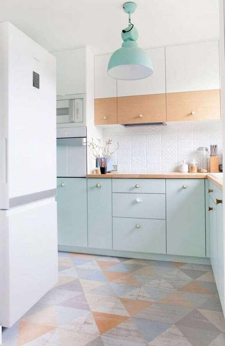 13. Cores claras para cozinha com armários verde pastel – Foto: Pinterest