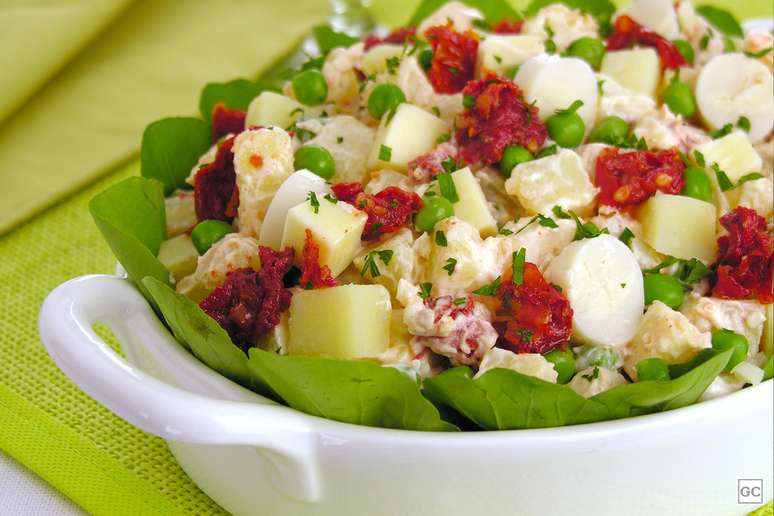 Guia da Cozinha - Receitas práticas de salada de maionese para fazer em até 30 minutos