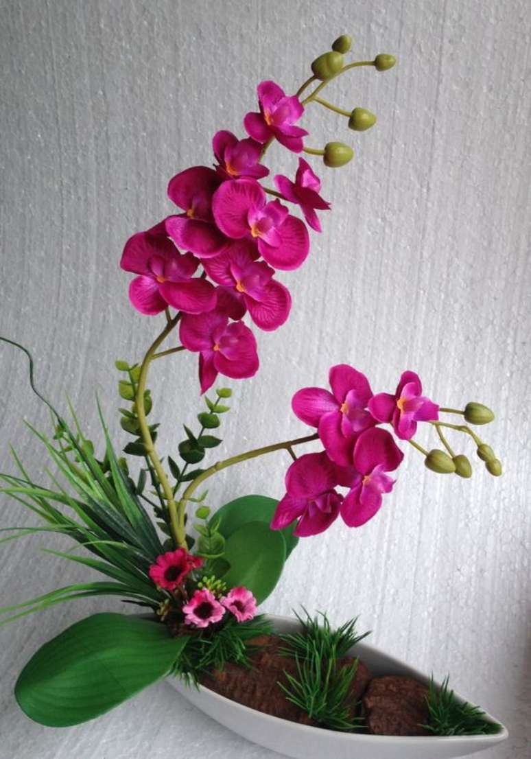 29. Vaso de orquídea pink – Via: Elo7