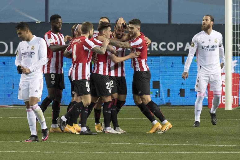 Final da Supercopa da Espanha será entre bascos e catalães (Foto: JORGE GUERRERO / AFP)