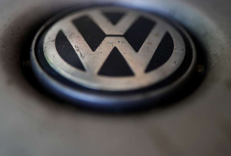 Logo da Volkswagen
 REUTERS/Christian Hartmann