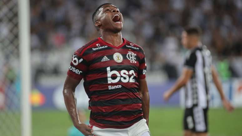 O atacante Lincoln deixará o Flamengo sem corresponder às expectativas (Foto: FCesar/Ofotografico/Lancepress!)