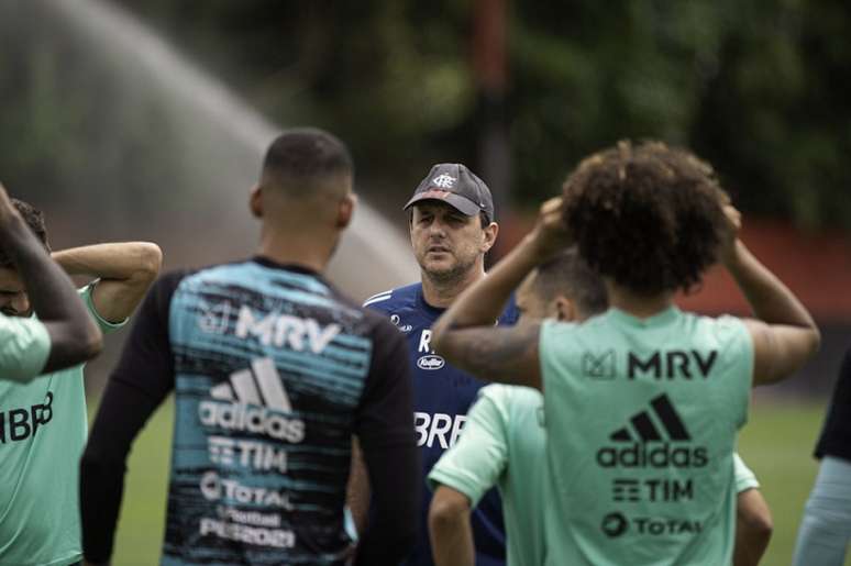 Treino até domingo: Flamengo só atuará para voltar ao G4 na segunda, contra o Goiás (Foto: Alexandre Vidal/CRF)