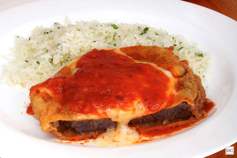 Guia da Cozinha - Receitas de bife &agrave; parmegiana que voc&ecirc; precisa provar