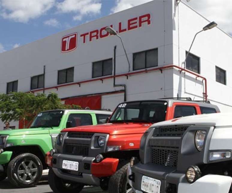 A fábrica da Troller em Horizonte (CE) emprega cerca de 470 funcionários e produz em torno de 150 carros por mês. 