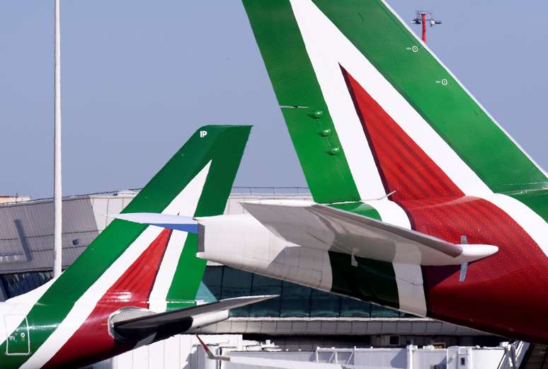 Vista de aeronaves da Alitalia. 30/3/2019. REUTERS/Alberto Lingria