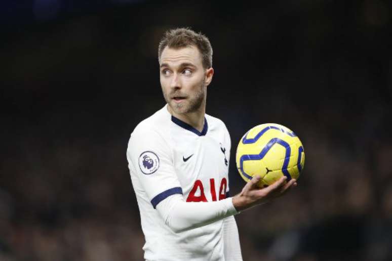 Eriksen era um dos principais jogadores do Tottenham (Foto: ADRIAN DENNIS / AFP)
