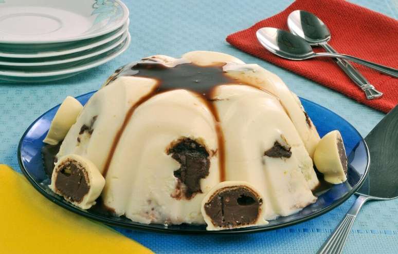 Guia da Cozinha - Sobremesas com bombom pr&aacute;ticas para fazer em casa