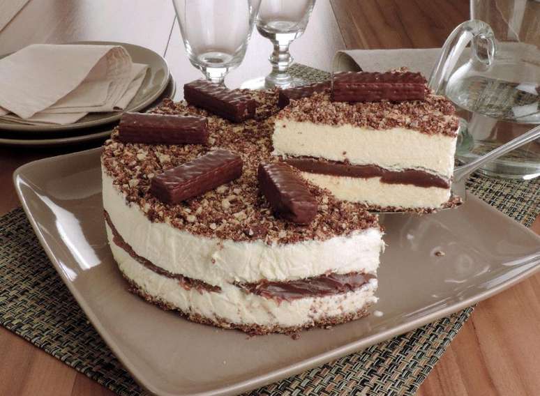 Guia da Cozinha - Sobremesas com bombom pr&aacute;ticas para fazer em casa