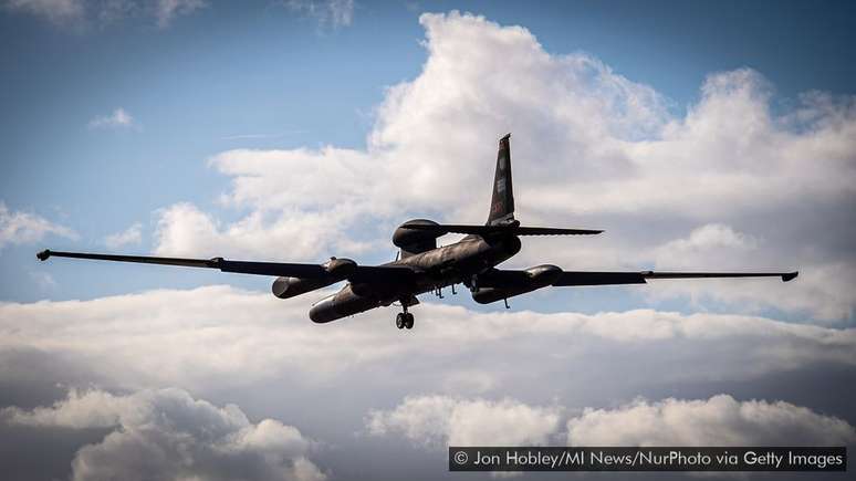 Pouso de um avião U-2 apresenta alguns desafios bastante peculiares