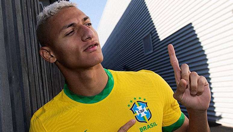 Richarlison costuma se posicionar sobre temas sociais e acontecimentos do Brasil