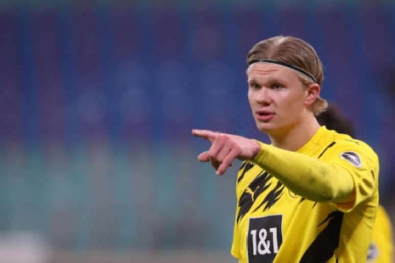 Haaland vem se destacando pelo Borussia Dortmund (Foto: RONNY HARTMANN / AFP / POOL)