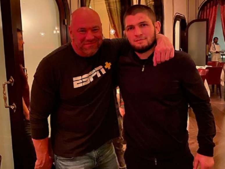 Após morte do pai, Khabib Nurmagomedov terá luta por cinturão no