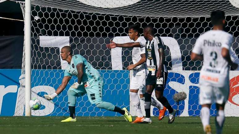 Depois de quase dois anos, Diego Loureiro retornou aos gramados (Foto: Vítor Silva/Botafogo)