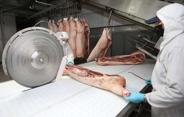 Unidade de processamento de carne suína em Huaian, China 
09/04/2020
China Daily via REUTERS