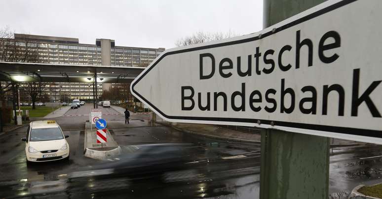 Sede do Bundesbank, o banco central da Alemanha, em Frankfurt 
04/02/2013
REUTERS/Kai Pfaffenbach