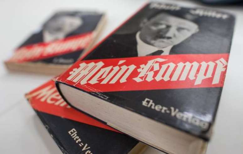 Polônia vai republicar livro de Hitler pela primeira vez desde o fim do regime nazista