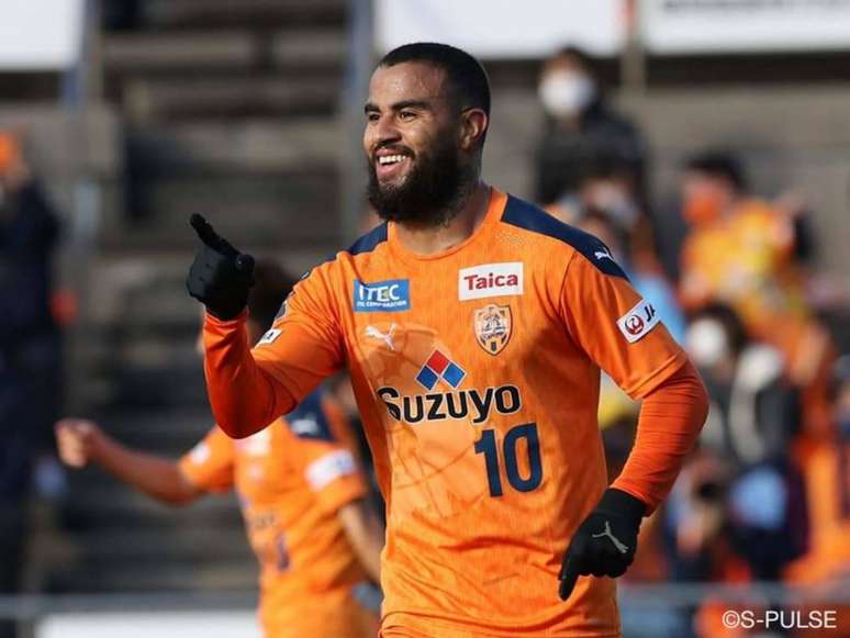 Carlinhos fez um bom ano no Japão (Foto: Divulgação/Shimizu)