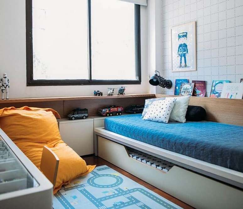 16. O puff fofão colorido pode deixar seu quarto mais confortável e divertido – Foto: Pinterest