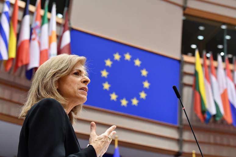 Comissária de Saúde europeia, Stella Kyriakides, discursa no Parlamento da UE em Bruxelas
19/01/2021 John Thys/Pool via REUTERS