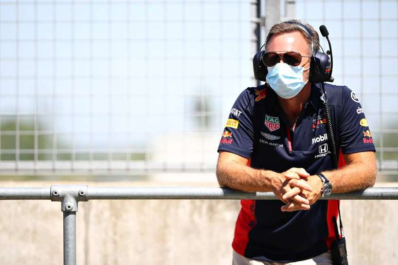 Christian Horner, chefe da Red Bull, declarou que a equipe não precisa do dinheiro de Sergio Pérez 